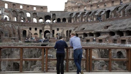 Đấu trường Colosseum thu hút rất nhiều khách tham quan.